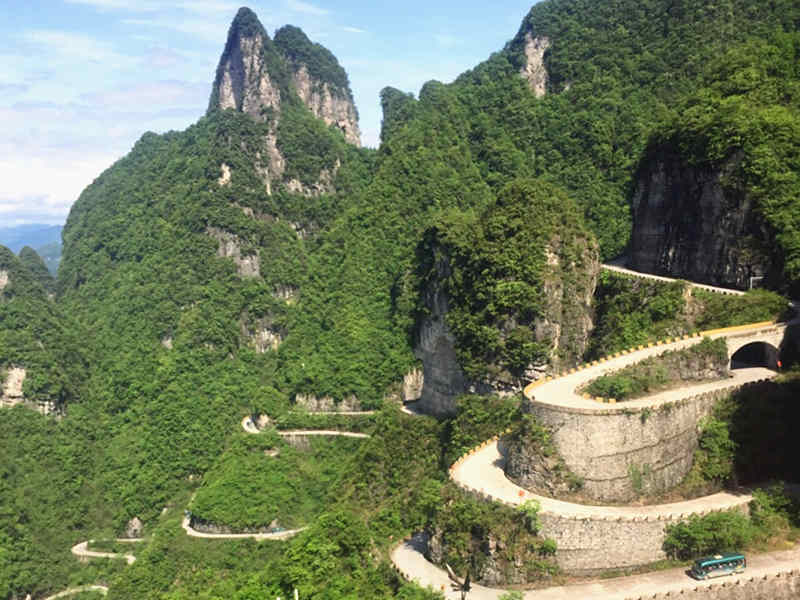张家界大峡谷/玻璃桥+天门山+芙蓉镇+凤凰古城+苗寨 3日游